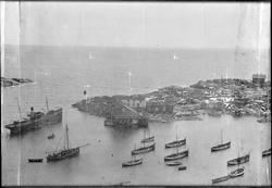 Panorama over fiskeværet Halten, sett fra fyret. Del 4. Skan