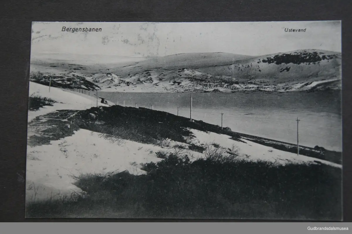 Postkort med motiv fra Ustevann ved Bergensbanen