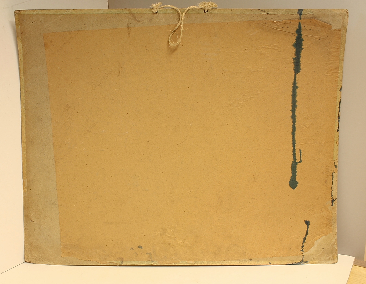 Rektangulær plakat. To personer i forgrunnen. Eldre mann, yngre kvinne og en krukke. Fire i bakgrunnen. Kameler, sauer, telt og borg i bakgrunnen. Blått blekksøl på venstre side.