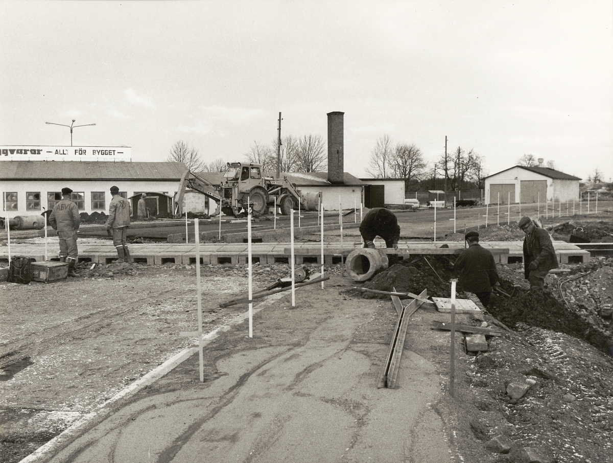 Orig. text: Nybyggnad av Hagalundsvägen 1971.