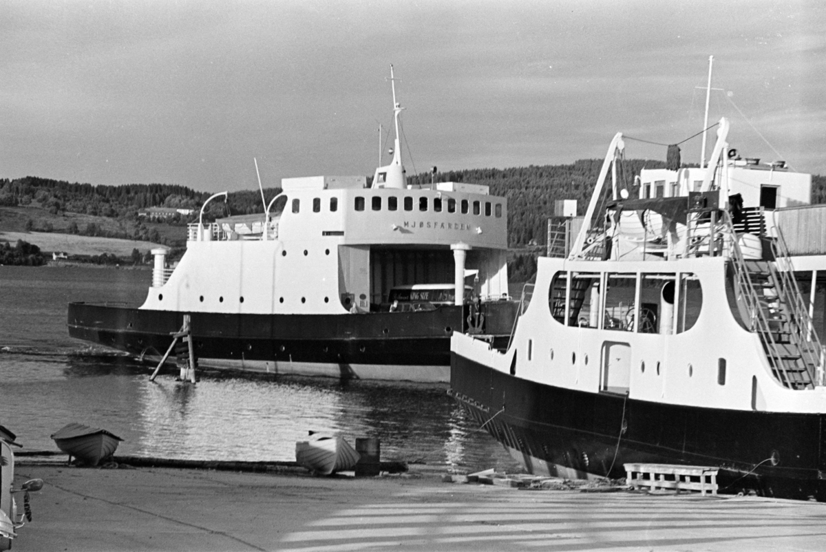 Gjøvik brygge, Mjøsfærgen ,bilferge, Mengshoel-Gjøvik, mjøsbåt.