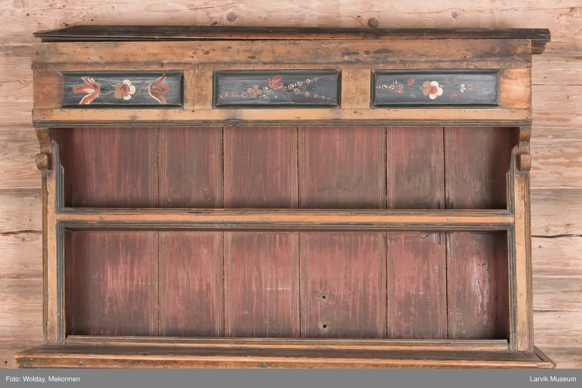 blomster på sort bunn