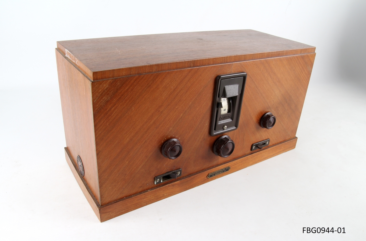 Radioapparat av merket "Telefunken" Modell: "Owin Radio"