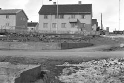 Vadsøbilder 1952 Alrik Basmas bygg. Bildet er tatt fra syd m