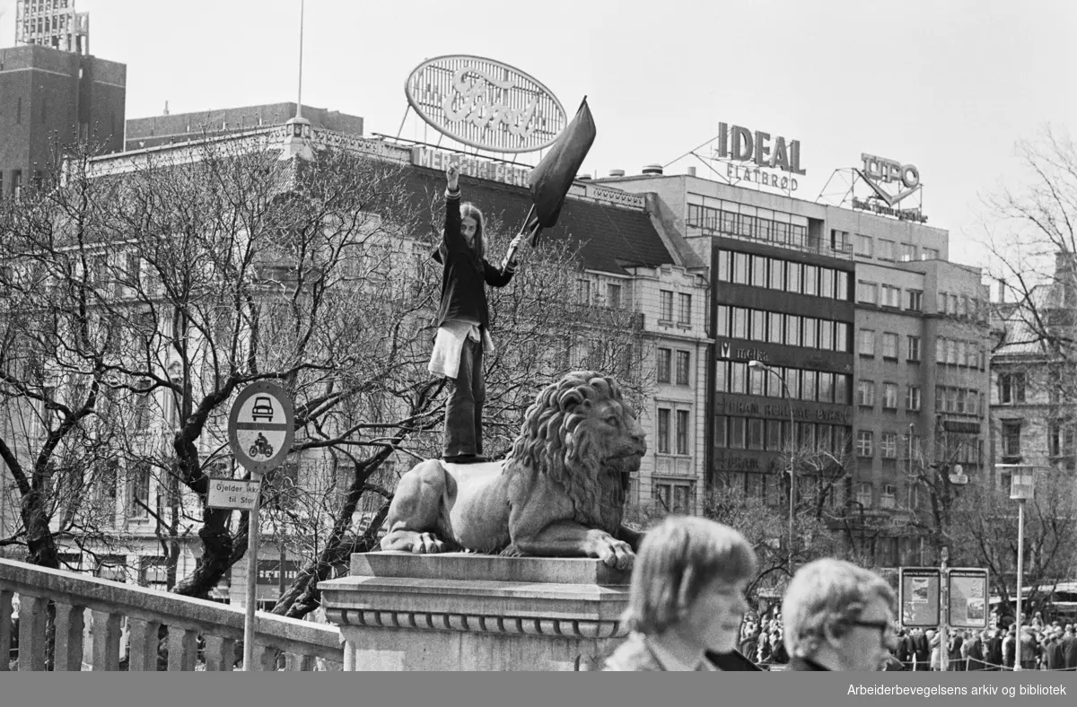 1. mai 1977 i Oslo.Demonstrasjonstog.