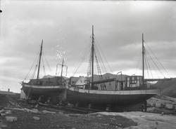 Skøyte og kutter på slipp. Reg. N.66.G