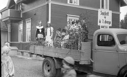 Sanitetens opptog, Levanger, utkledde barn.