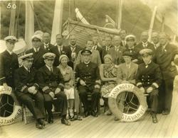 Norrønaferden med S/S Stavangerfjord. Kaptein Irgens og offi