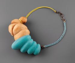 The Meeting; Wood [Halskjede]