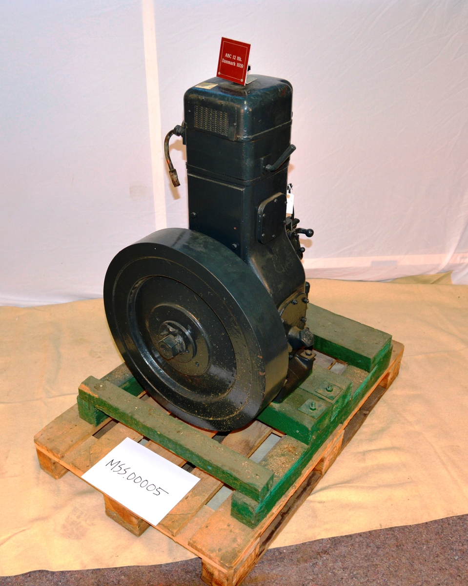 ABC dieselmotor. 4-takter, type DSV. 12 hk.5