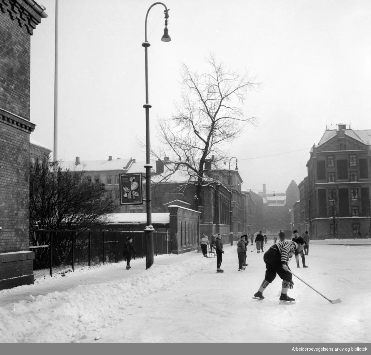 Rudolf Nilsens Plass utvides, januar 1955