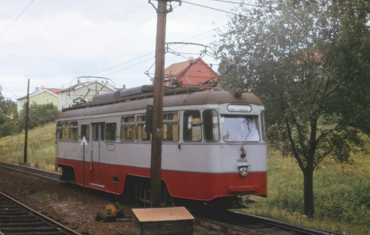 Ekebergbanens sporvogn 1004  ved Ljabru stasjon.