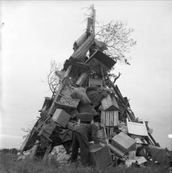 Tørteberg, Oslo, 23.06.1954. St. Hans bål.
