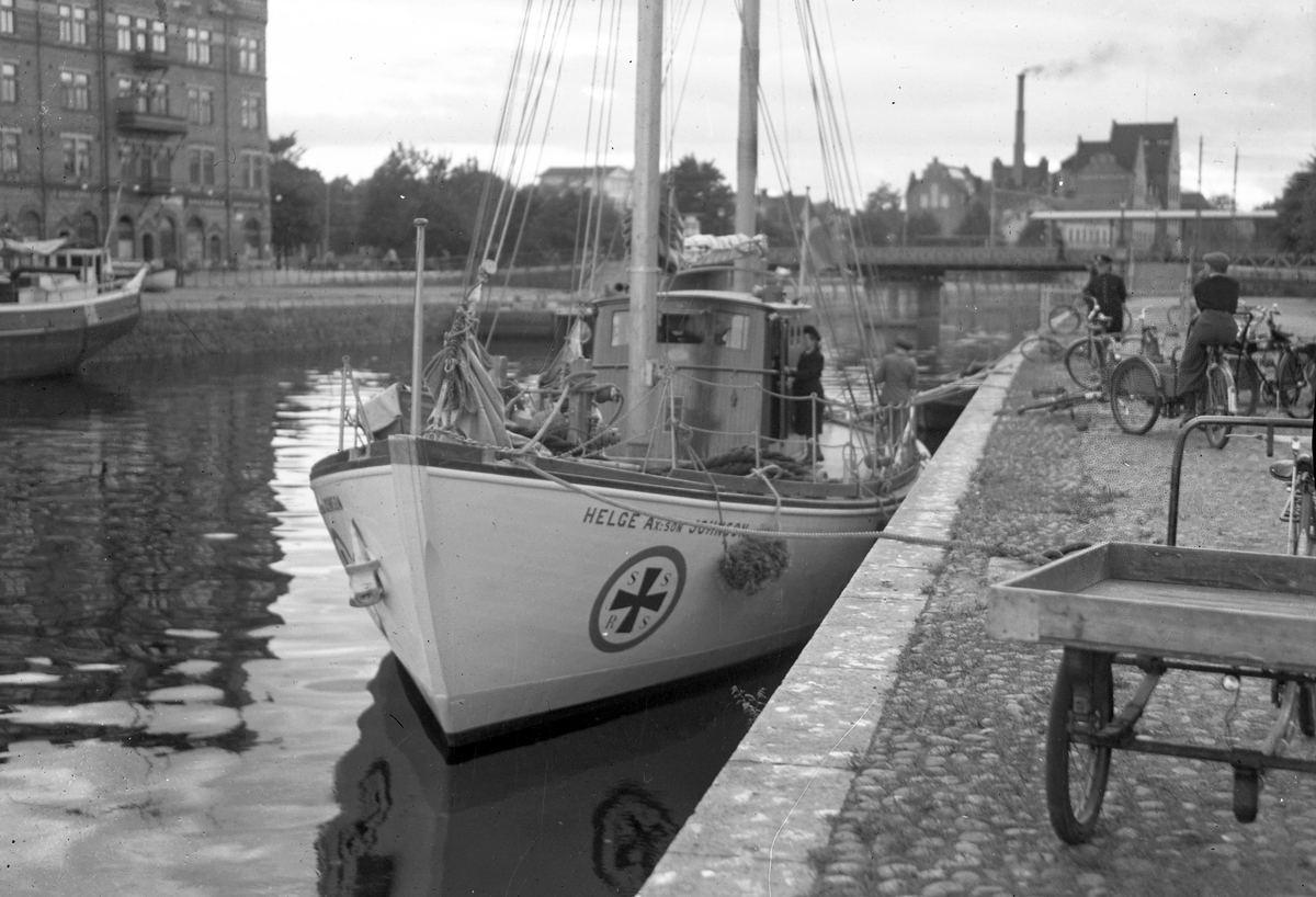Helge Johnsson Ax.sons båt för Gefle Dagblad. Huvudskär. September 1944

