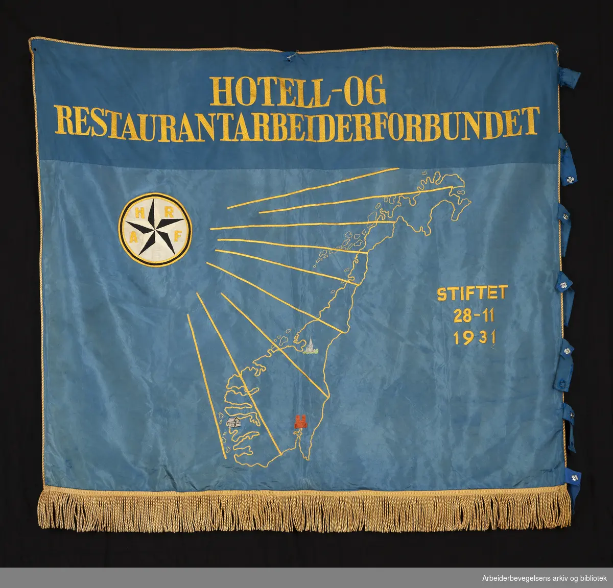 Hotell- og restaurantarbeiderforbundet.Stiftet 28. november 1931..Fanetekst: Hotell- og restaurantarbeiderforbundet.Stiftet 28-11-1931