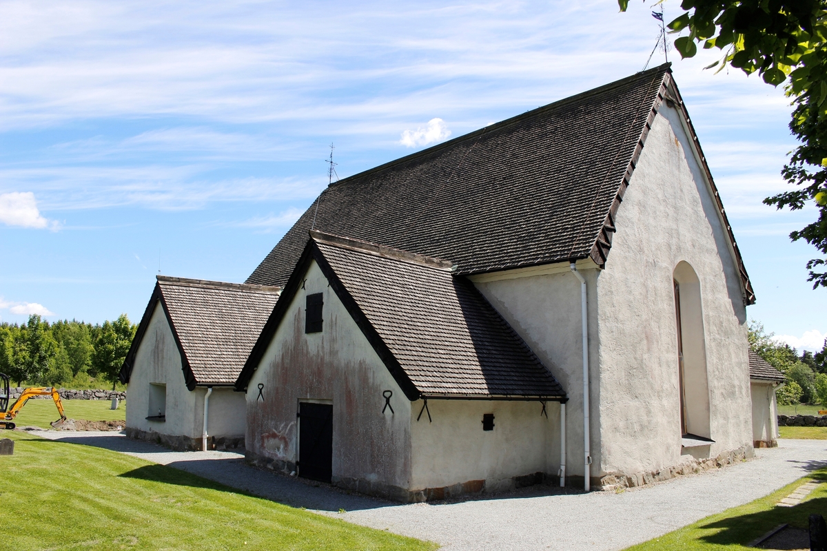 Arkeologisk schaktningsövervakning, Lillkyrka kyrka, Lillkyrka socken, Uppland 2016