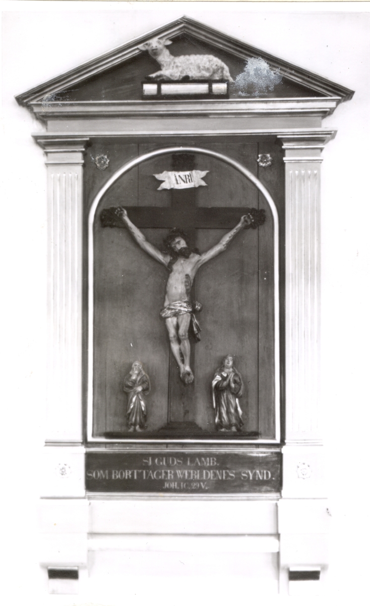 Altartavla konserverad av Sven Wahlgren, 1939.