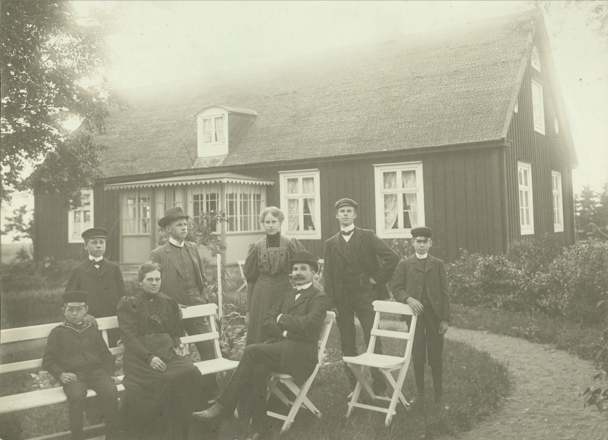 Kantor Björkman med familj i Resmo.