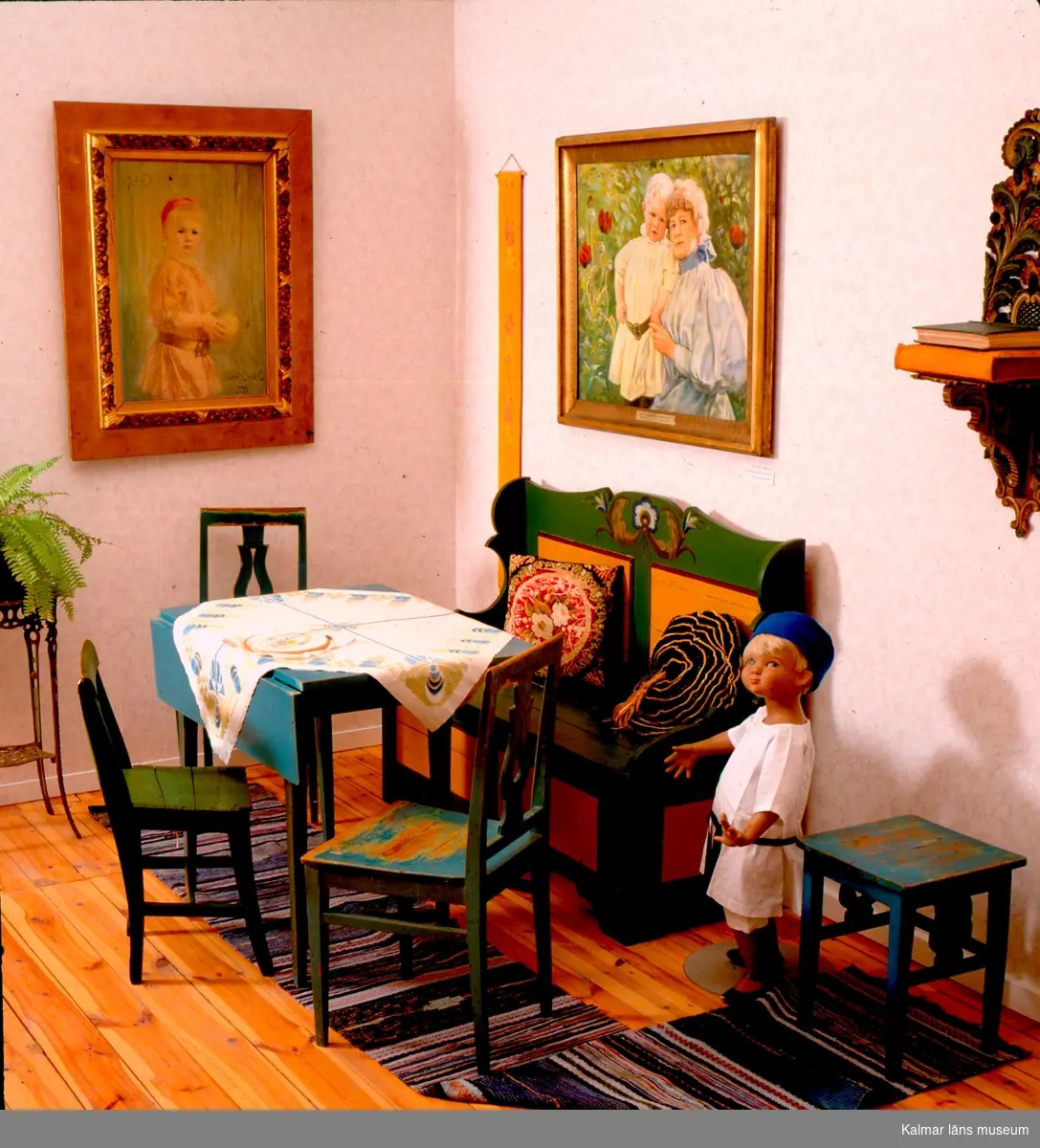 Diorama med Jenny Nyströms målningar på Kalmar läns museum.