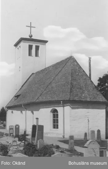 "Rölanda kyrka" enligt text på vykortets baksida