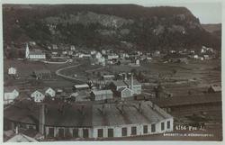 Oversiktsbilde fra Ål stasjon. Lokomotivstallen i forgrunnen