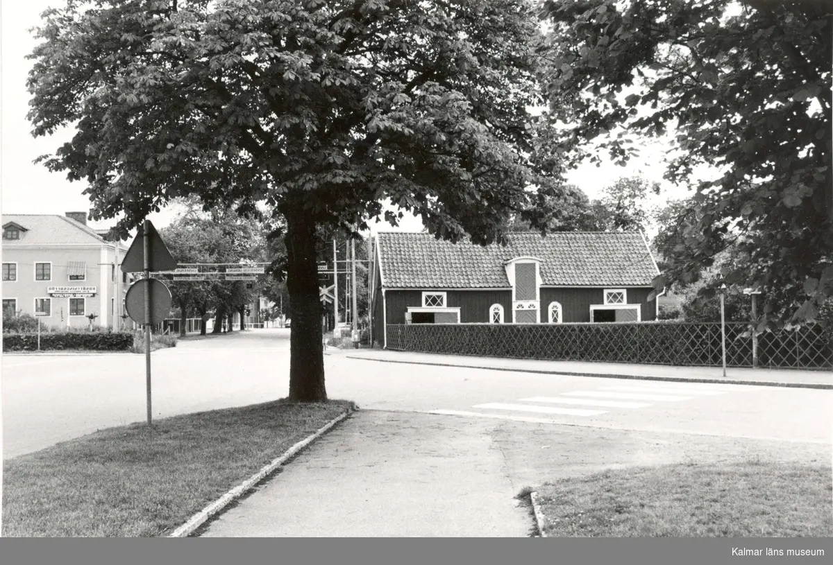Lärarhögskolan på Rostad med tillhörande park.