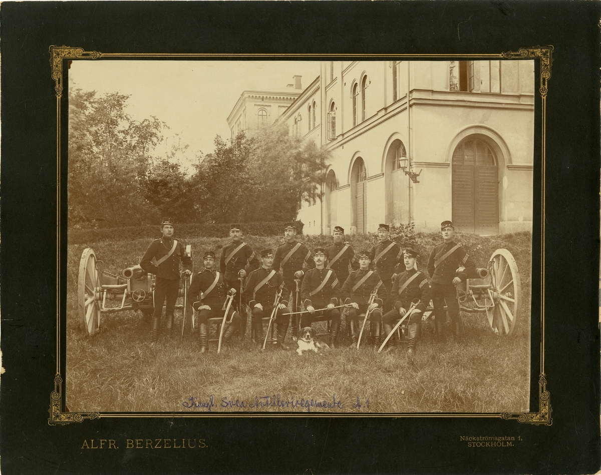 Grupporträtt av soldater vid Svea artilleriregemente A 1, omkring 1905.