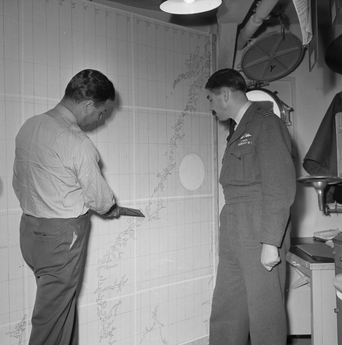 USS Currituck deltar i Natolandenes militærøvelse "Main Brace"