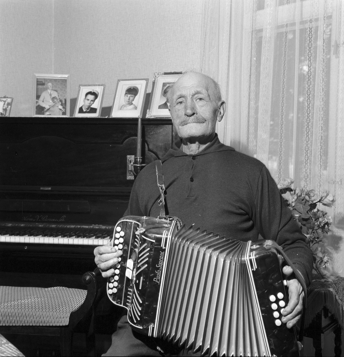 Olof Axel Vahlund, 84 år. Bomhus Januari 1967.