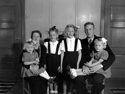 Erik B. Ulset med familie. Kristin, Randi, Eli, Anbjørg, Eri