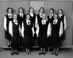 Eide husmorlag. Fra Nordmøre museums fotosamlinger, Halås-ar