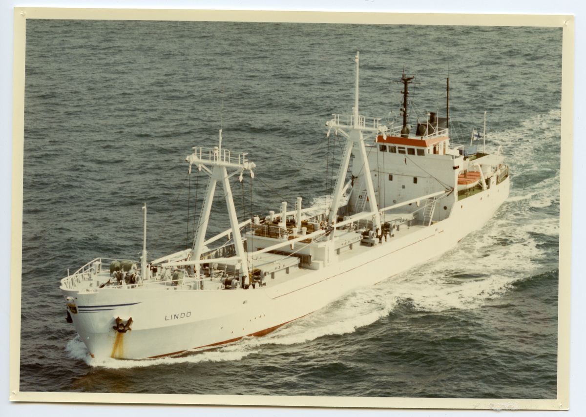 Kylfartyget ms Lindö ägdes av Mariehamns Rederi Ab (Grundat av Gustaf Erikson) 1975 - 1991.