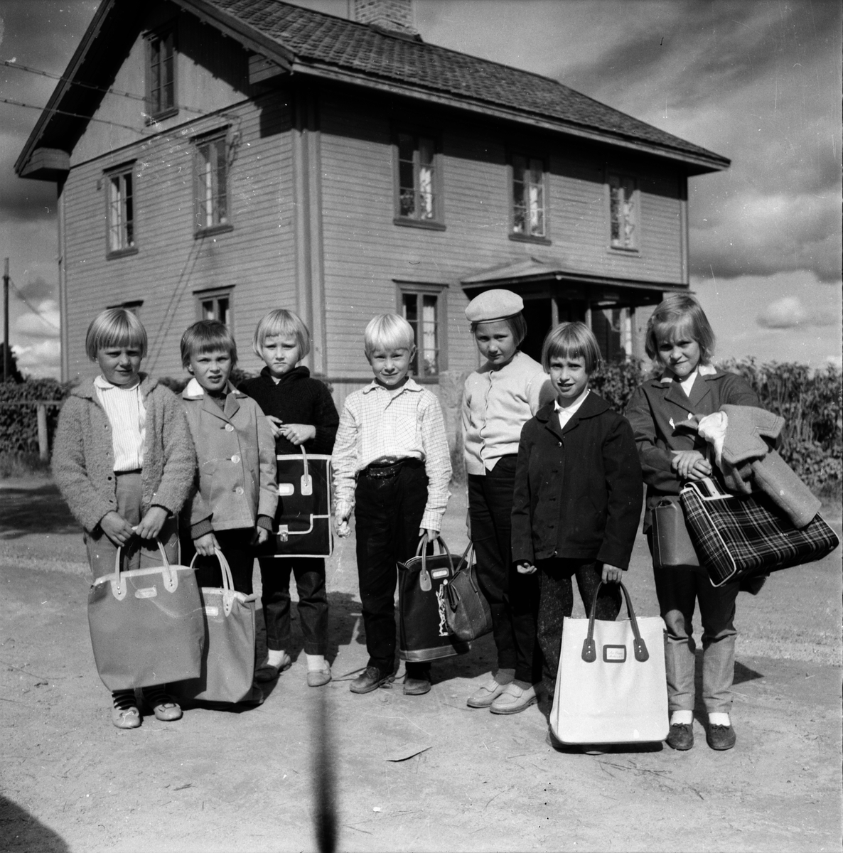Lingon, Väg. Jordbruk, Skola
Lingbo 2/9 1960
