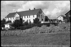 Labo Aldershjem på Lena, Ø.Toten. Fire bilder.