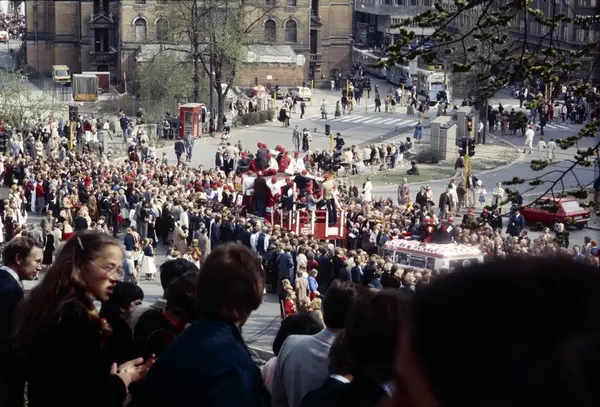 Russetoget passerer Abelhaugen.