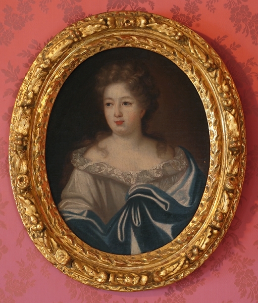 Enligt liggaren: Motiv: Bröstbild av kvinna i vit klänning och blå schal (1720).