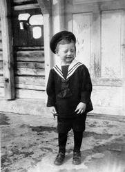 Klær, matrossdress, Erling Dalflyen, sønn av meieribestyrer 