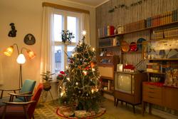 Juletre i stue. Formidling av juletradisjoner i leiligheten 