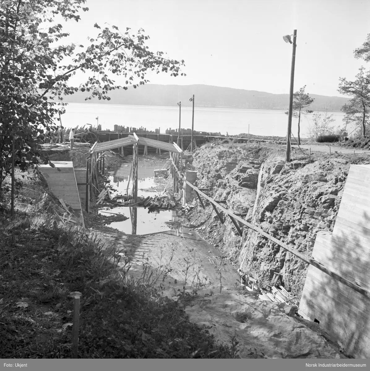 Bygging av Herøyakanalen.