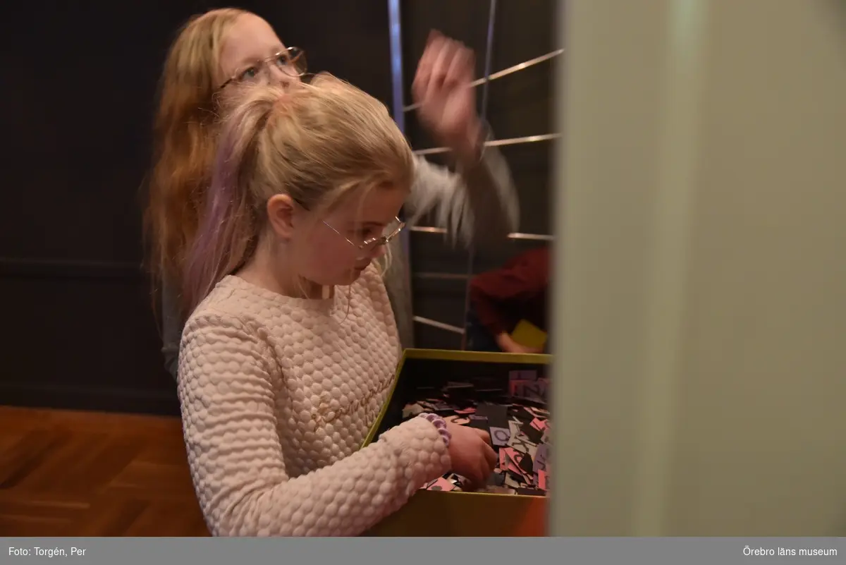 Den 22 November 2017 besöke fröviskolans klass 4 pedagog Cecilia Meyer i utsällningen
"Alla människor" på länsmuseet i Örebro.
