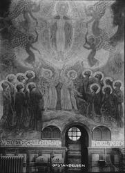 Ålesund kirke , fra korbuen, "Opstandelsen"