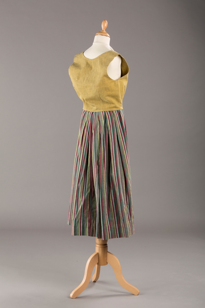 Striper i renningen i skjørtet