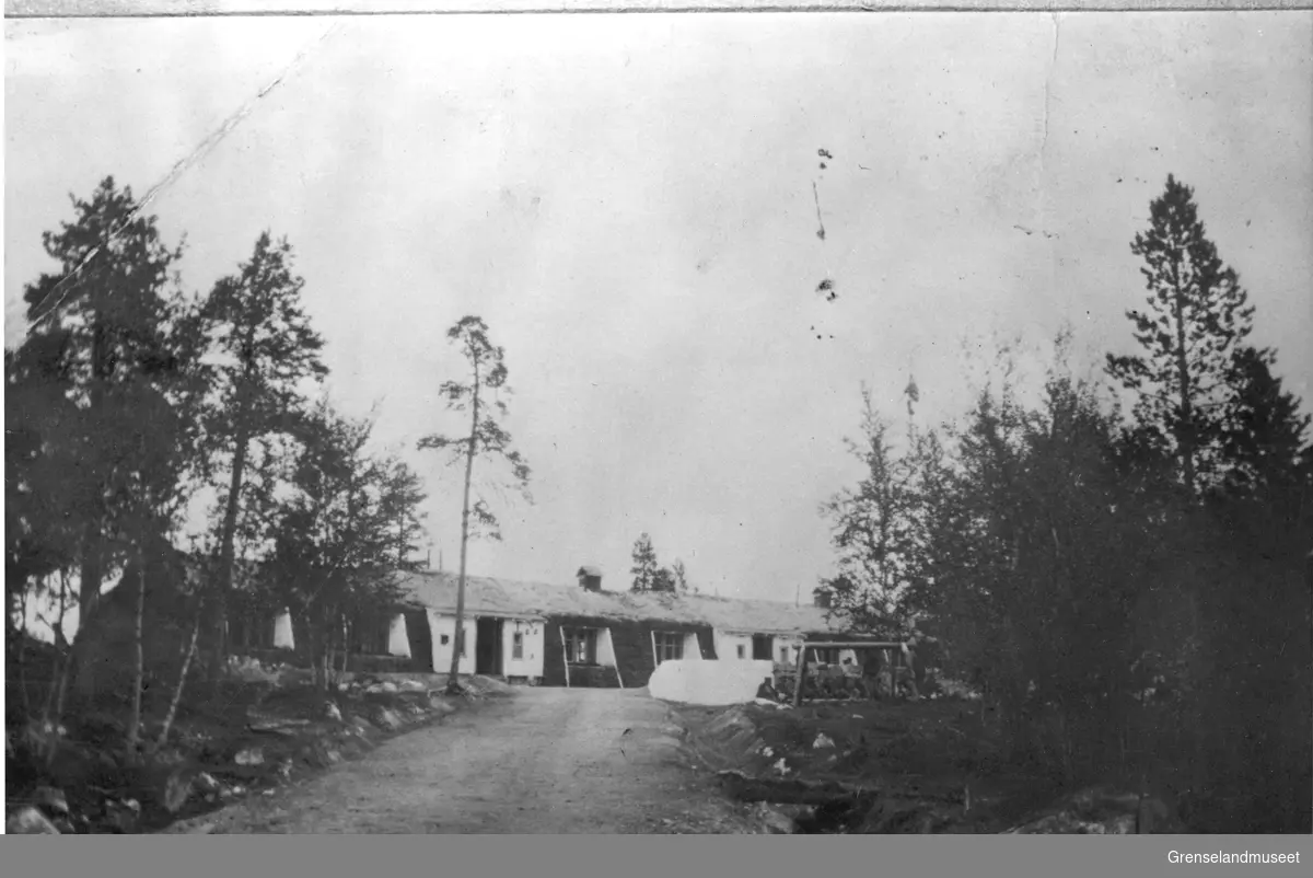 Soldatgamme ved Salmijärvi.
1924