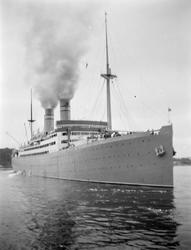 Amerikabåten Stavangerfjord på fjorden ved Vippetangen, Oslo