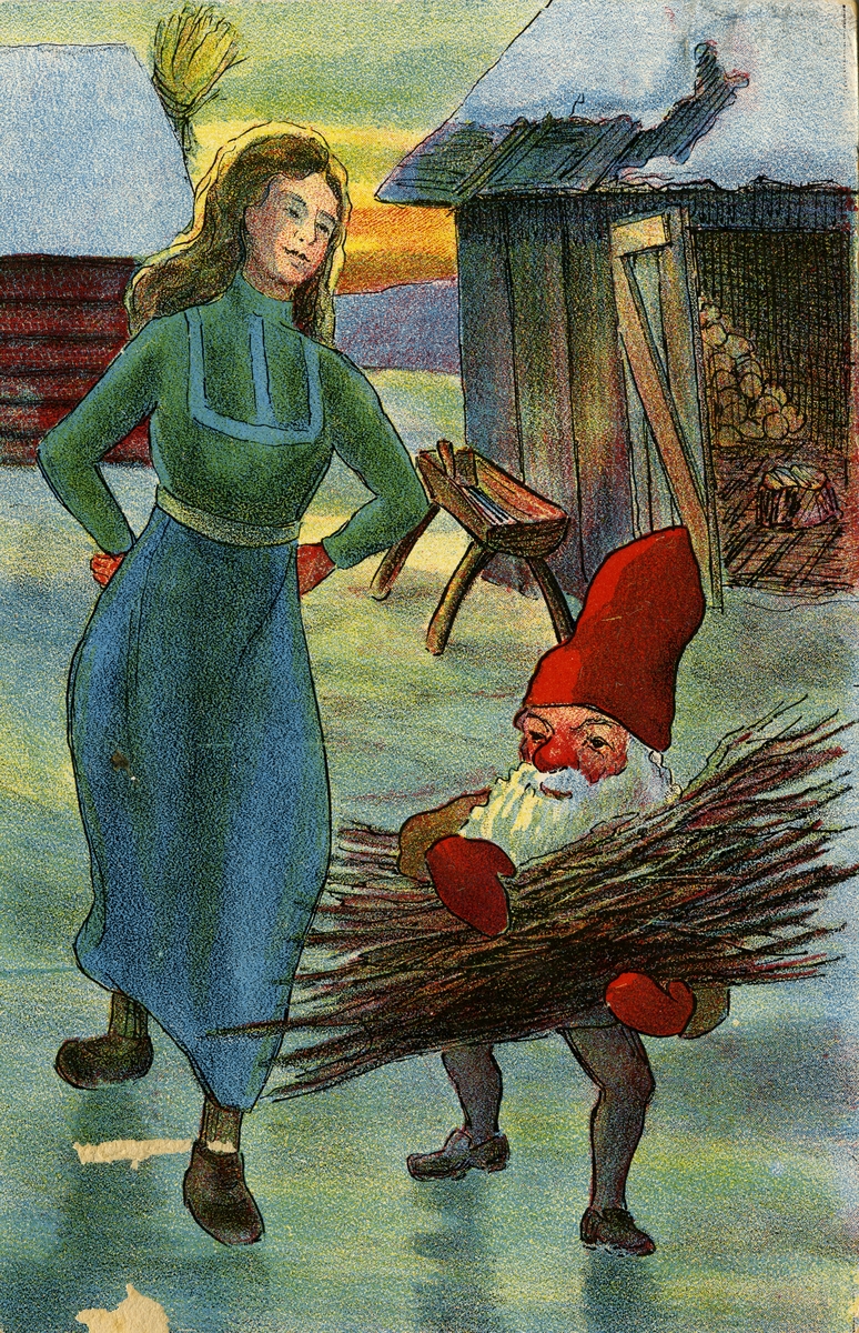 Julekort. Jule- og nyttårshilsen. Kvinne går over gårdsplass med fjøsnisse som bærer kvister. I bakgrunnen et vedskjul. Datert 1913-1914.