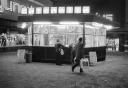 Storgata: Gunerius-hjørnet. Gatekjøkkenet. Januar 1974