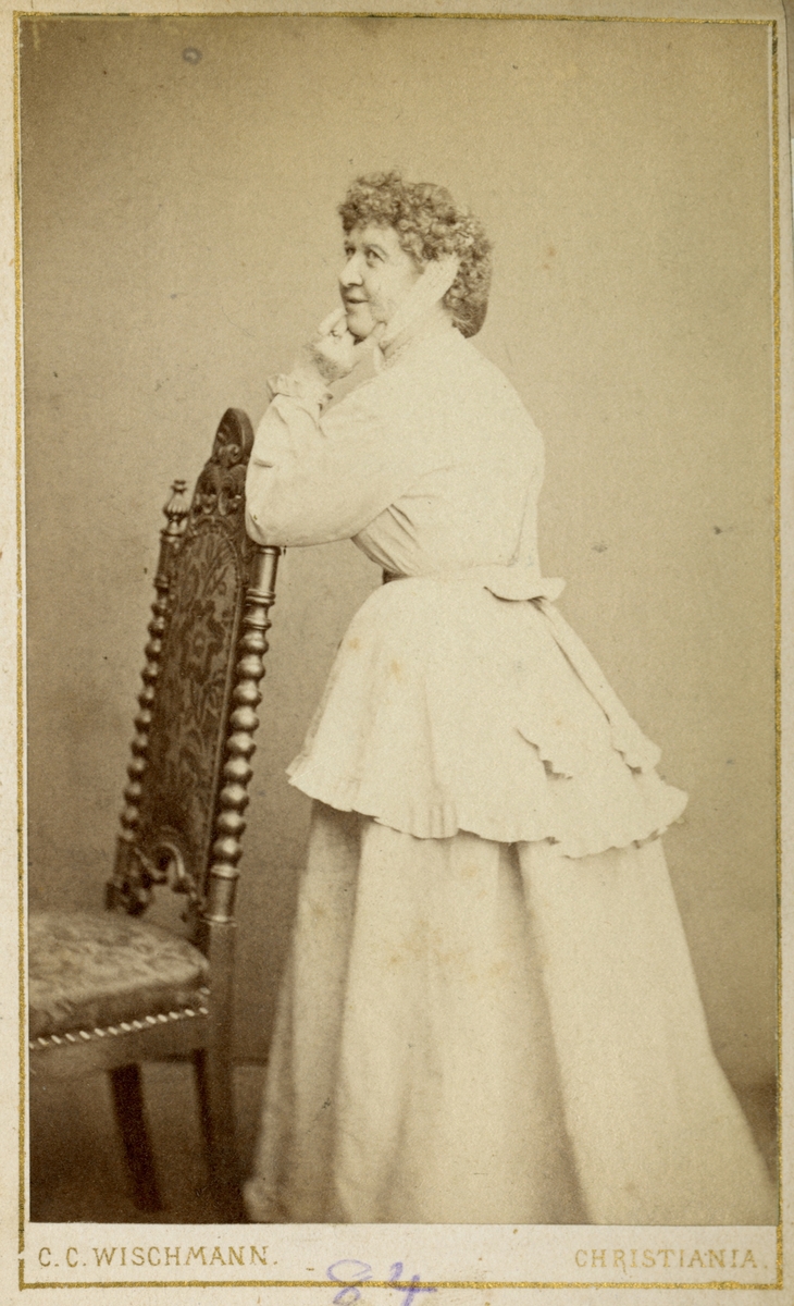 Fotoalbum etter Lorentz Severin Skougaard.
Lorentz Severin Skougaard (født 11. mai 1837 i Farsund, død 1885 i New York) var en norskfødt tenor. Han var bror til offiseren Johan Skougaard.
I New York, hvor Skougaard senere døde, ble han en fetert sangpedagog. Hans gravminne ses på Langesund kirkegård i Telemark.