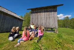 Skoleelever på Oppistun Børli, arrangement i regi av Kongsvi