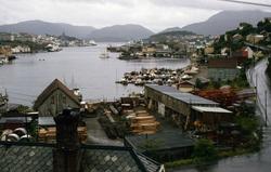 Foto fra Vågen i Kristiansund, med Gomalandet på venstre sid