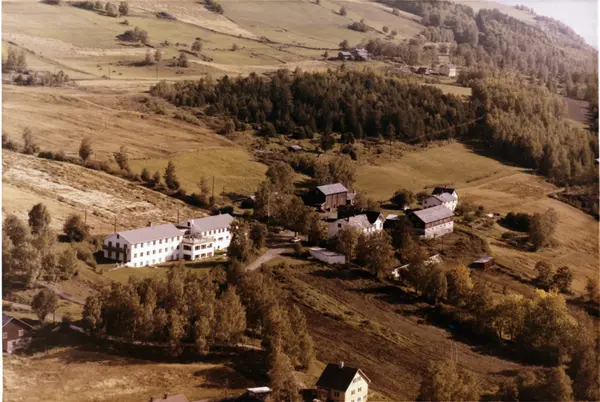Sør-Fron, Hundorp, Sofienberg helseinstitusjon, og gården Gr